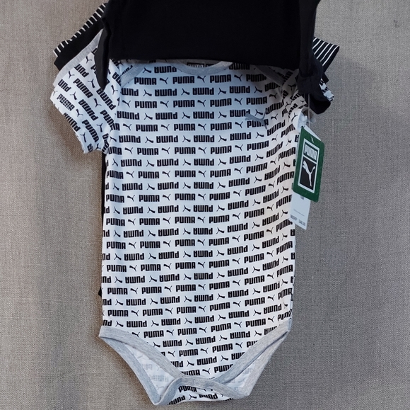 Puma 5pack bodysuits infant 18 months color Black, withe, gray. 100% cotton - Picture 5 of 9